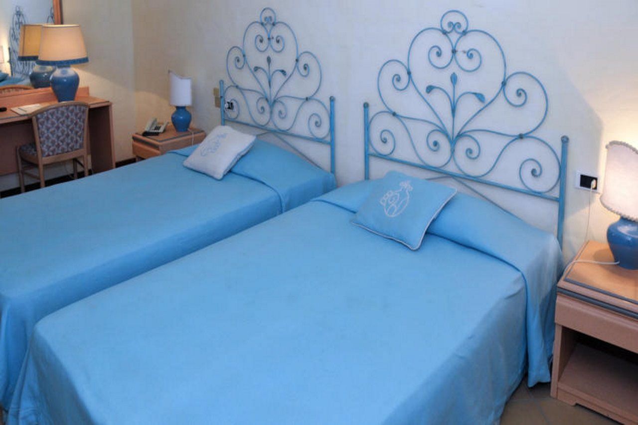 Hotel Pulicinu Baia Sardinia Exteriér fotografie